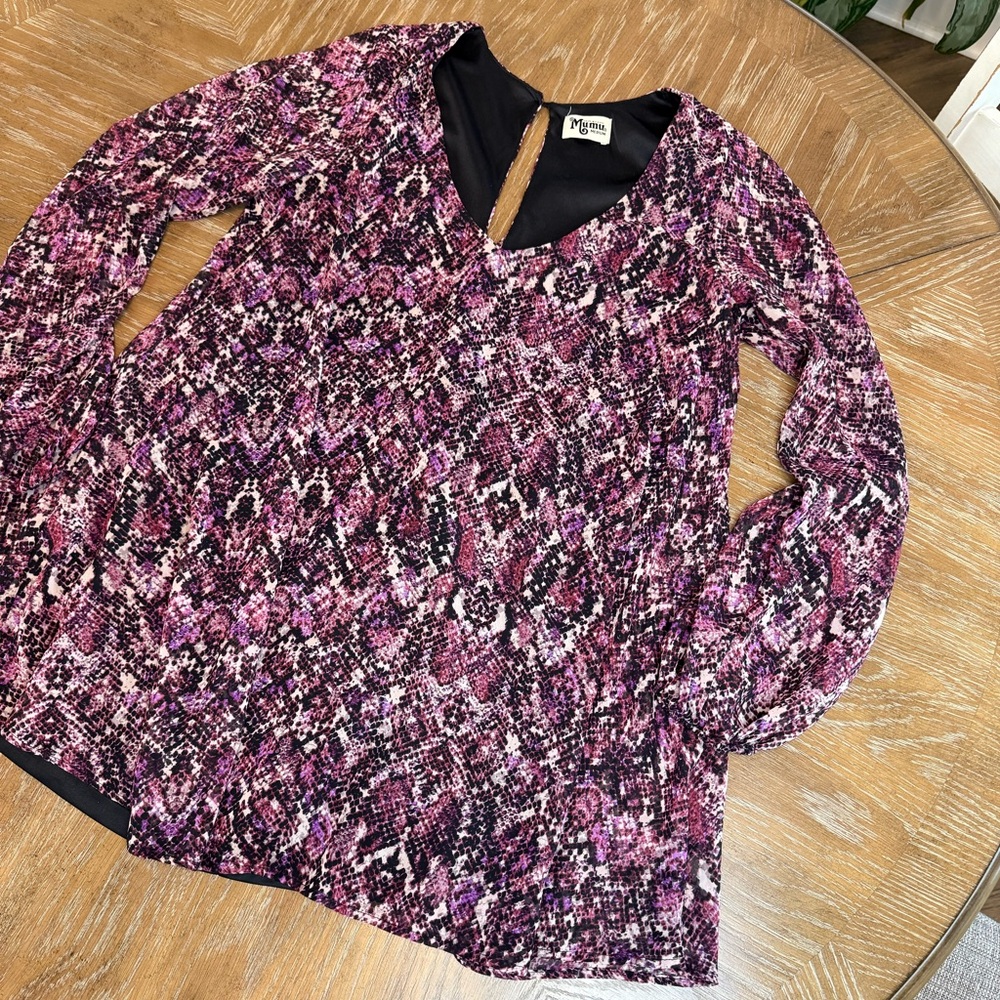 Show Me Your Mumu Donna Michelle Tunic in a purple and black snakeskin print